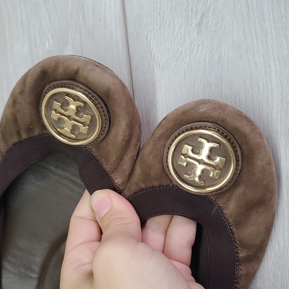 Tory Burch Womens CarolineElastic Logo Suede Slip On Ballet Flats sz 7.5 - Picture 4 of 13